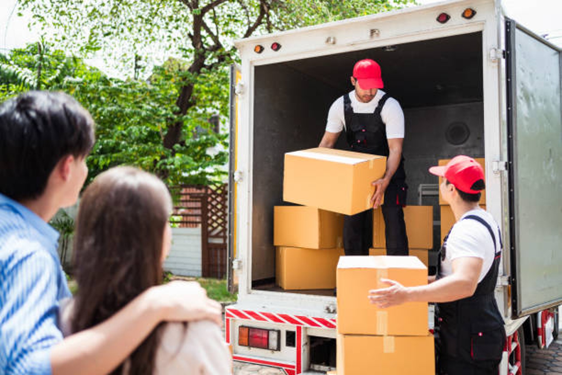 Moving professionals and experts serving Illinois